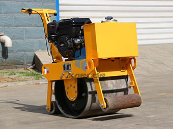 適合公路養(yǎng)護的小型壓路機真的挺不錯！