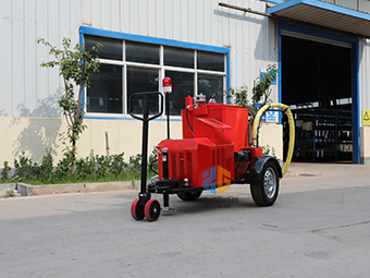 馬路瀝青灌縫機廠家有話說，選對設(shè)備不迷茫！