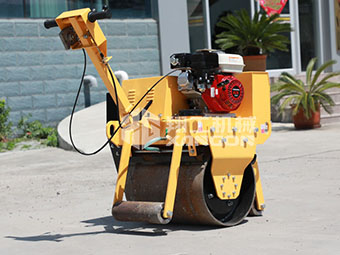 為什么別人家小型壓路機長壽？秘訣在這里！