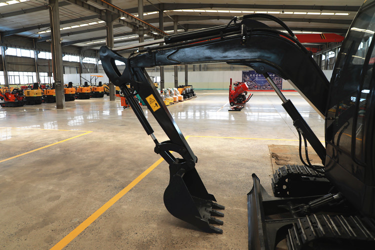 小型挖掘機使用破碎錘要注意什么？搞不好挖機報廢