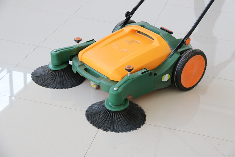 工廠地面選擇掃地機(jī)還是洗地機(jī)比較合適？