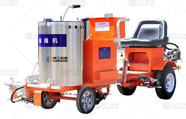 熱熔劃線(xiàn)機(jī)配置助力車(chē)，高施工高標(biāo)線(xiàn)質(zhì)量